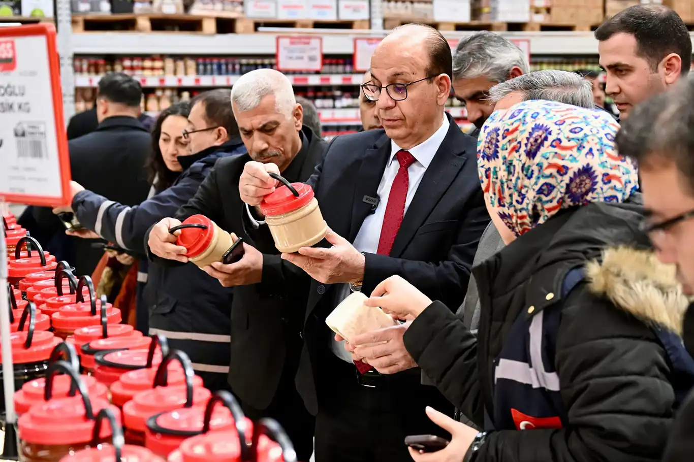 Başkan Geçit, zabıta ekipleriyle denetime çıktı