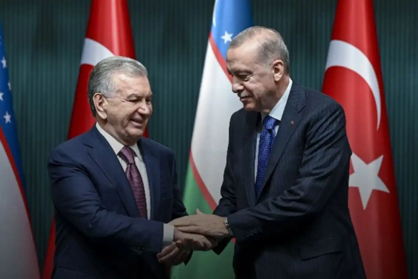 Cumhurbaşkanı Erdoğan, Özbekistan Cumhurbaşkanı Mirziyoyev ile görüştü