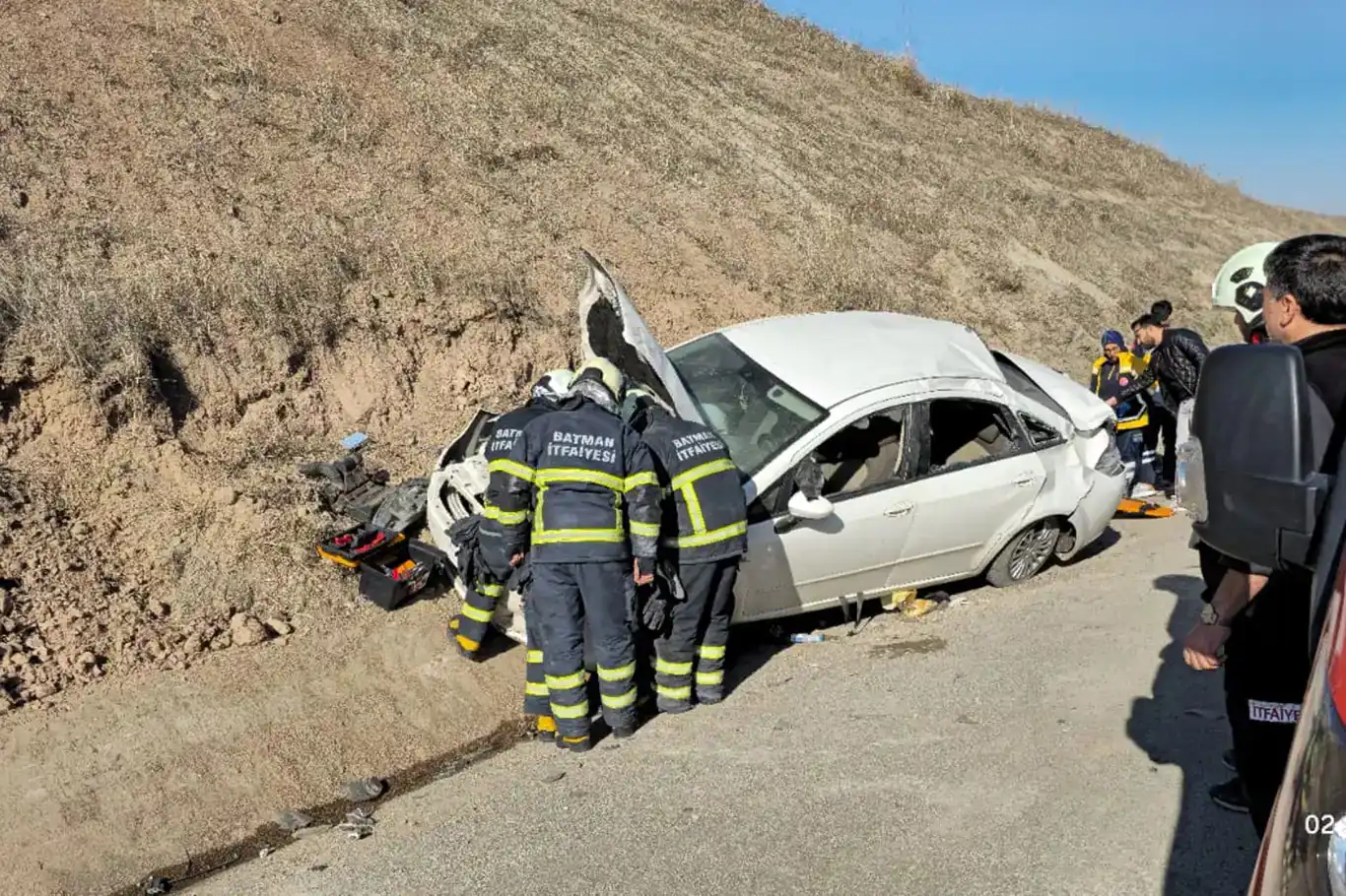 Li Êlihê wesayîtek ji rê derket û li ser kêlekê qelibî: 1 jê giran 7 birîndar