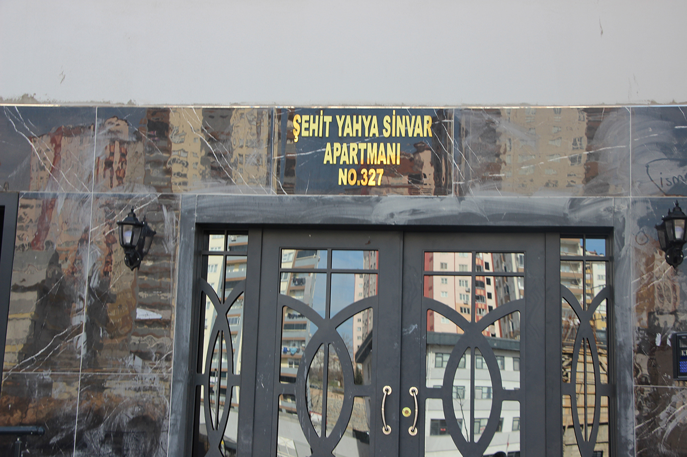 Apartmanına Şehid Yahya Sinvar ismini verdi