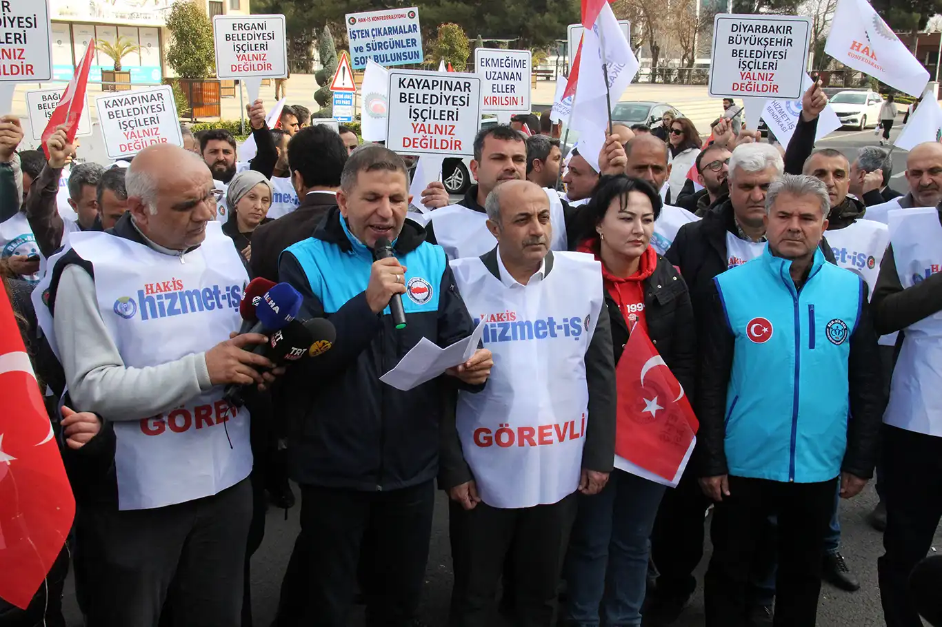 Memur-Sen: DEM'li belediyenin Kürtleri temsil anlayışı Kürt emekçilerin ekmeğini çalma şeklini almıştır