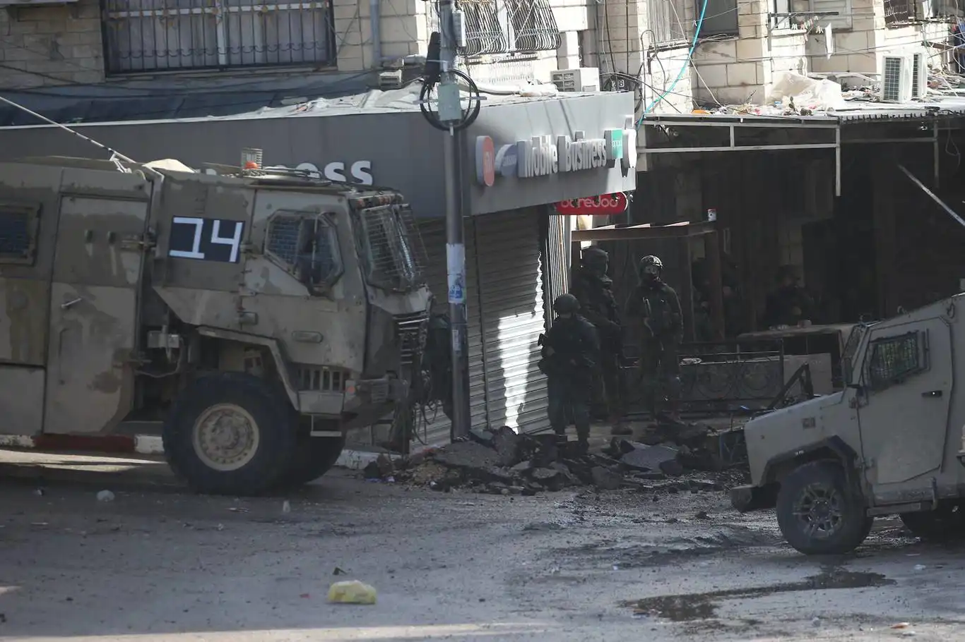 Israeli aggression in Jenin continues for seventeenth day