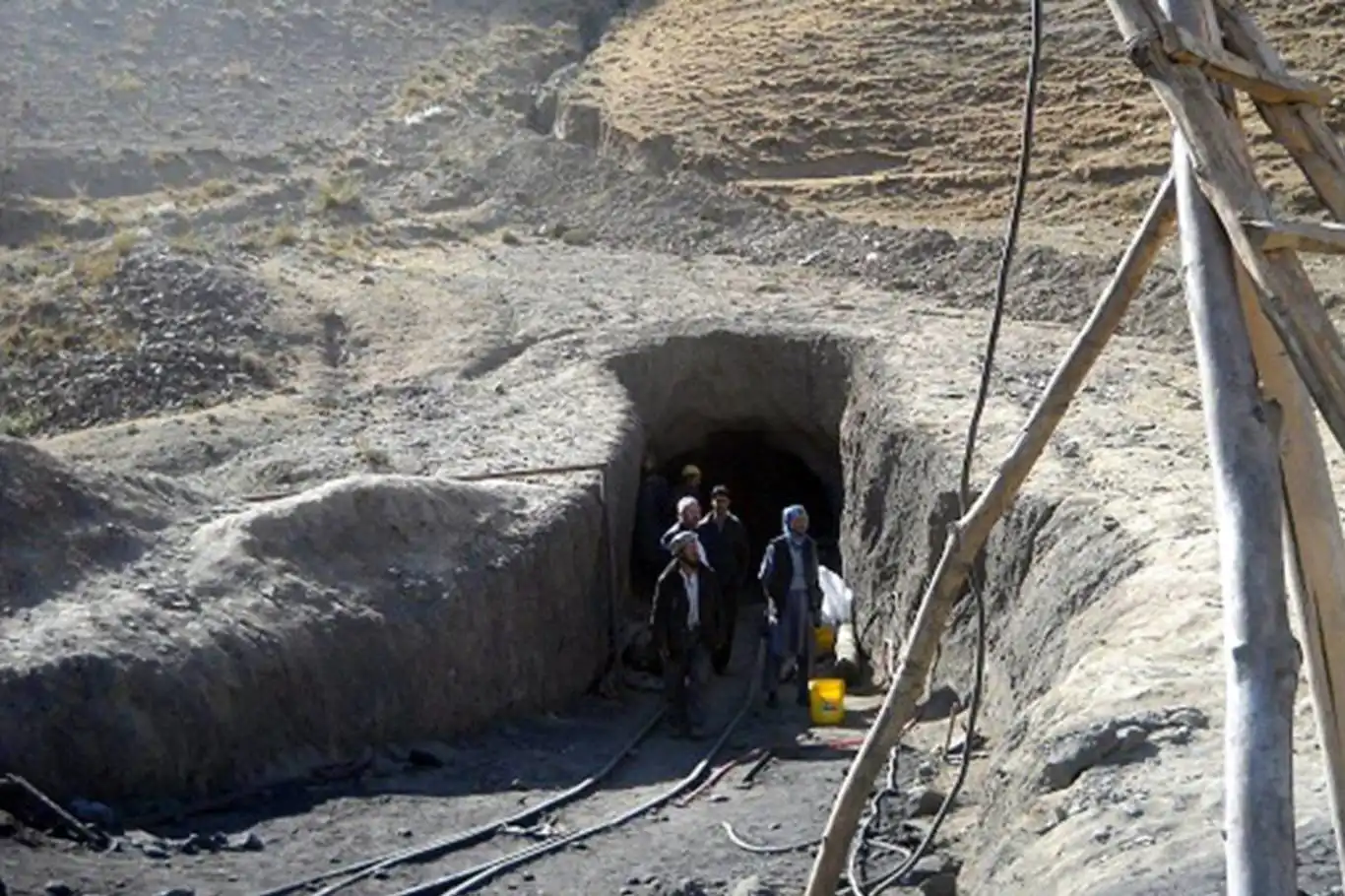 Afghanistan: Gold mine collapse in Badakhshan leaves one worker dead