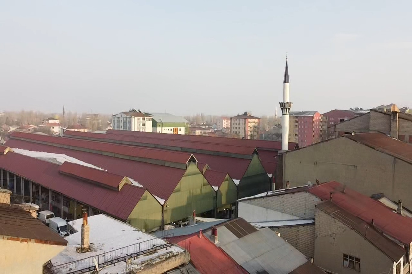 Çetin geçen kış mevsiminde pazar esnafı zor günler geçiriyor