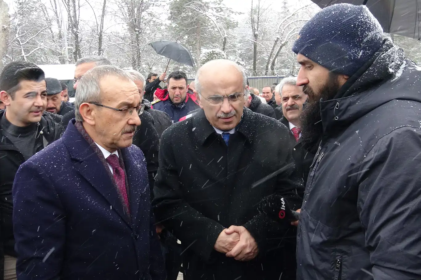 Vali Yavuz: Depremin yaralarını sarmak için herkes kararlılıkla çalışıyor