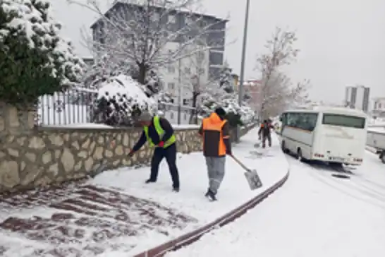 Yeşilyurt Belediyesinden karla mücadele!