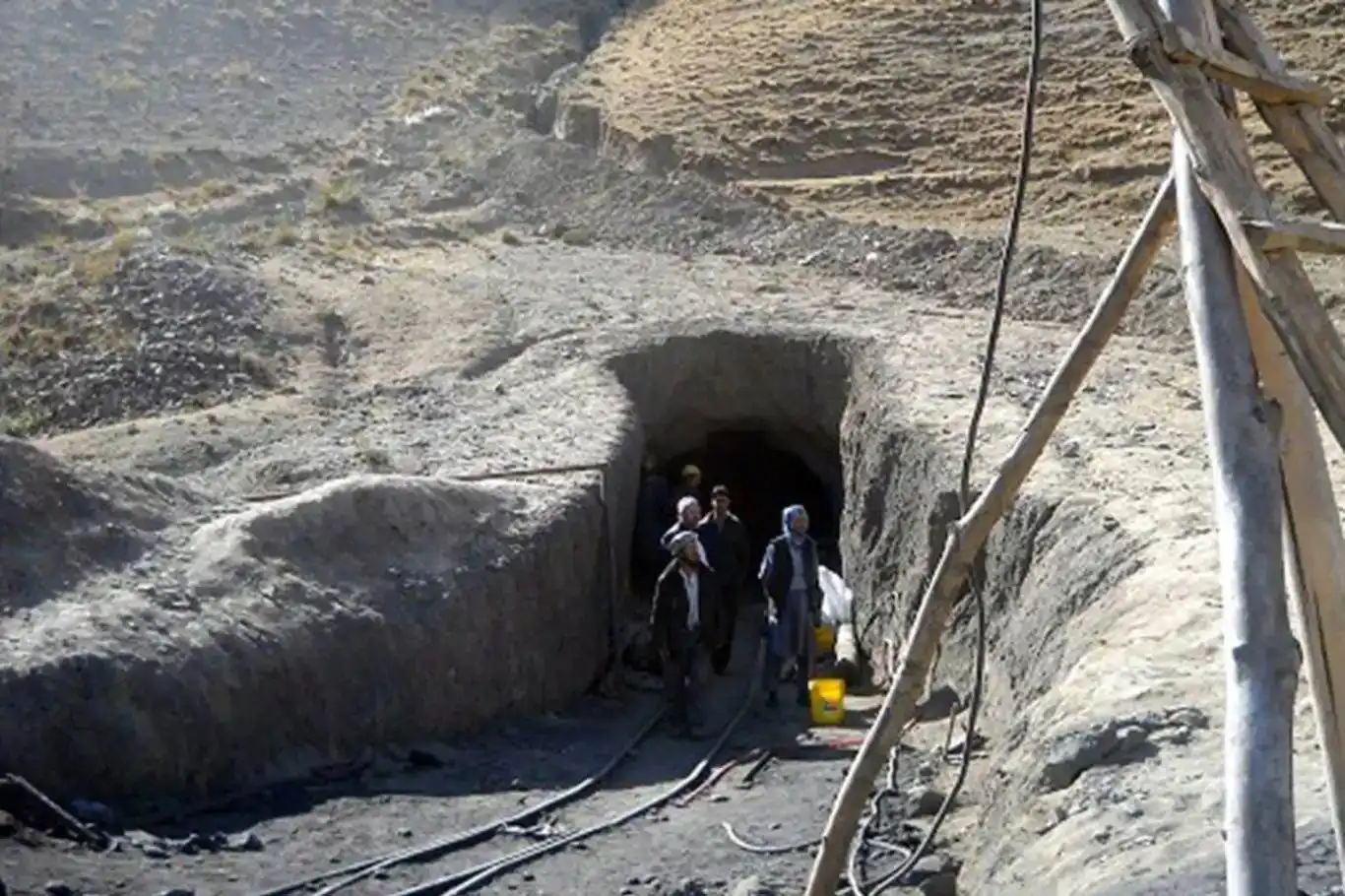 ریزش معدن در افغانستان: یک نفر جان باخته و 2 نفر زخمی شدند