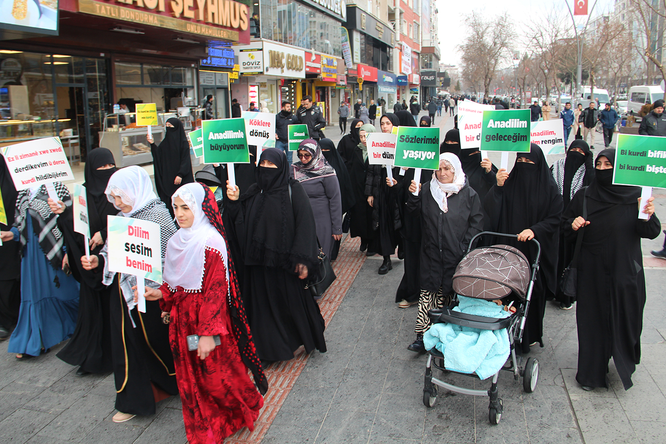 HÜDA PAR'dan Batman'da 'anadil' yürüyüşü