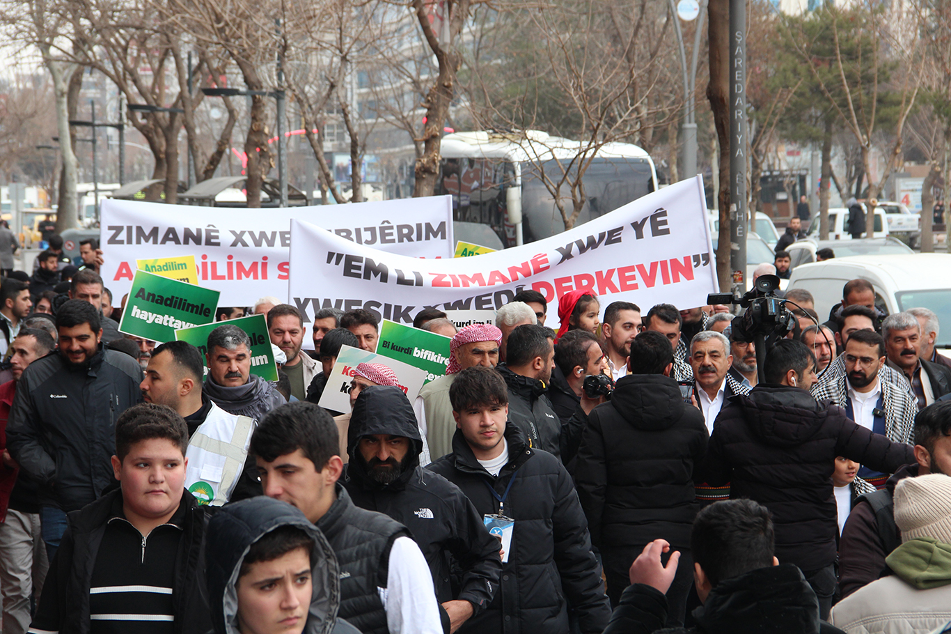 HÜDA PAR'dan Batman'da 'anadil' yürüyüşü