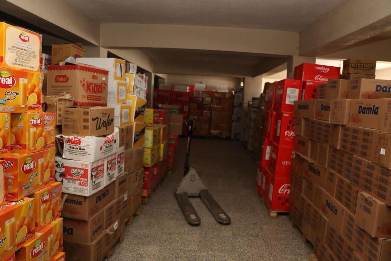 Ağrı'da son tüketim tarihi geçen 23 kamyon gıda imha edildi