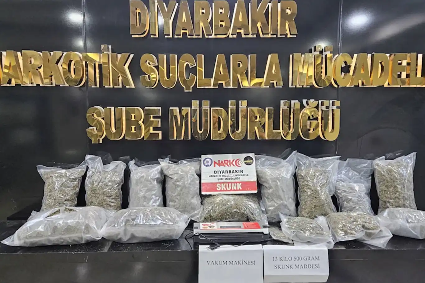 ​​​​​​​Diyarbakır'da 161 kilogram uyuşturucu madde ele geçirildi