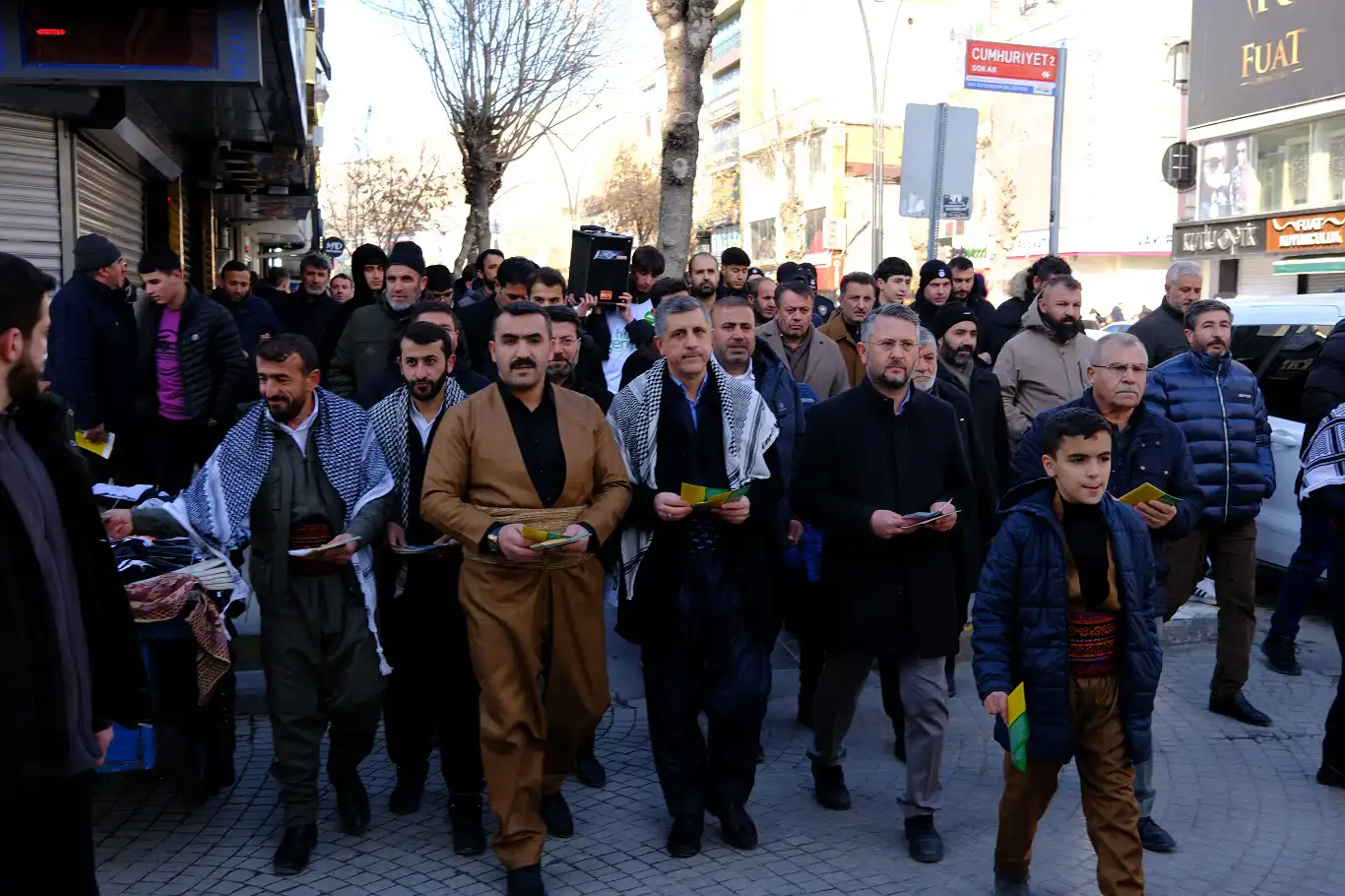 HÜDA PAR Van'da ‘Kürtçe Anadil Yürüyüşü’ düzenledi