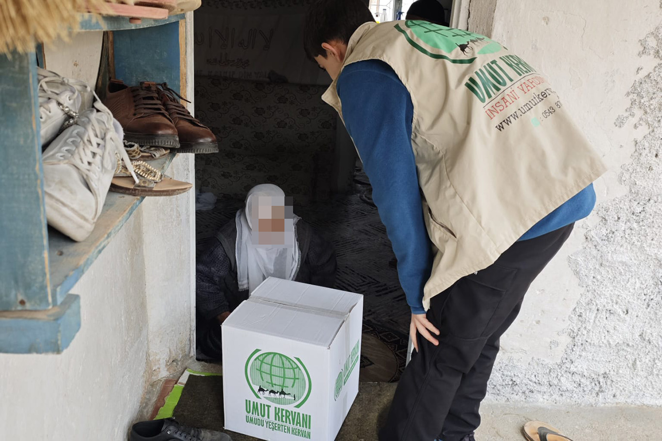 Batman'da onlarca aileye Ramazan kolisi dağıtıldı Batman'da onlarca aileye Ramazan kolisi dağıtıldı