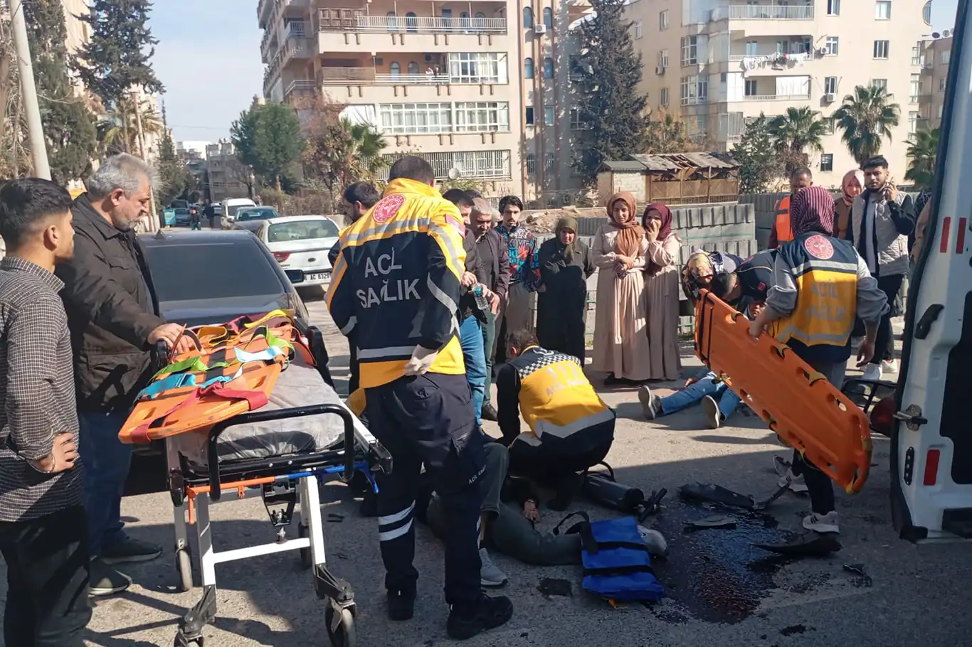Şanlıurfa’da motosiklet kazasında 2 kişi yaralandı Şanlıurfa’da motosiklet kazasında 2 kişi yaralandı