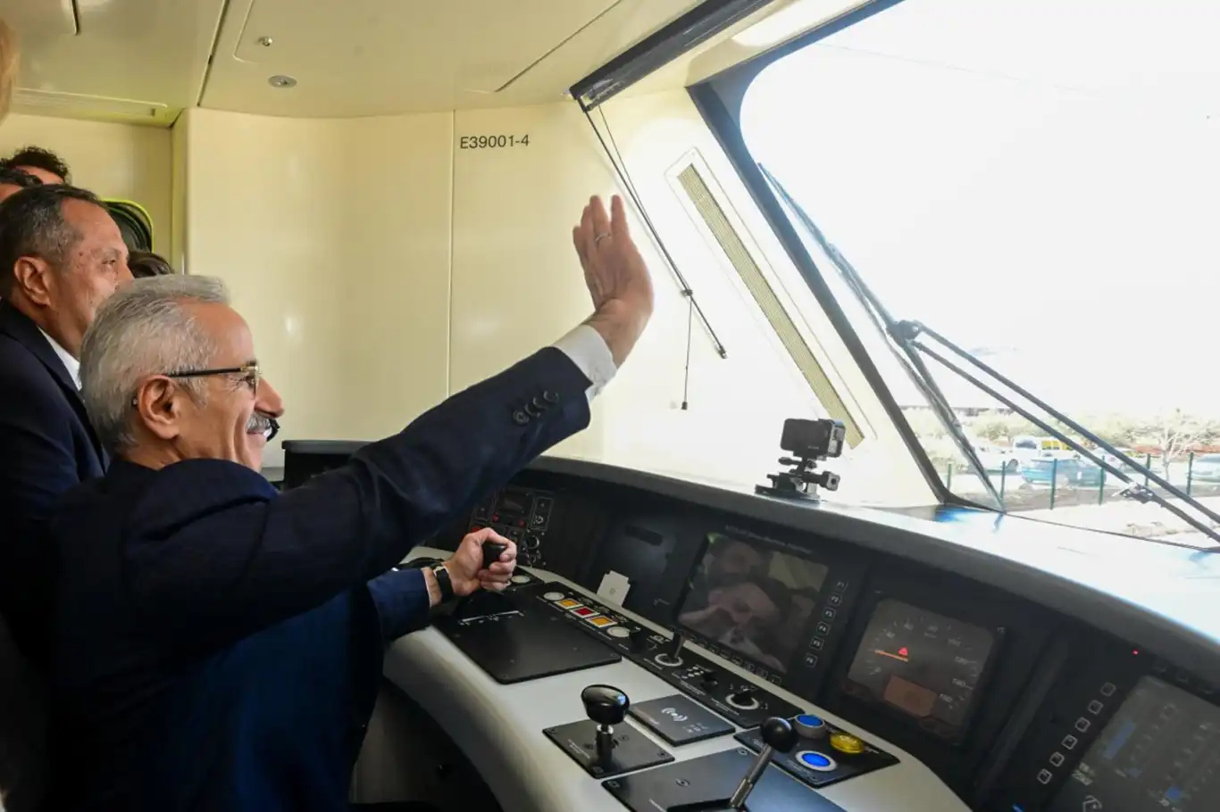 Gaziray'da kullanılacak "ilk milli banliyö tren seti" raylara çıktı