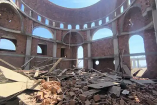 Mardin’de çöken cami inşaat iskelesinde 2 işçi ağır yaralandı 