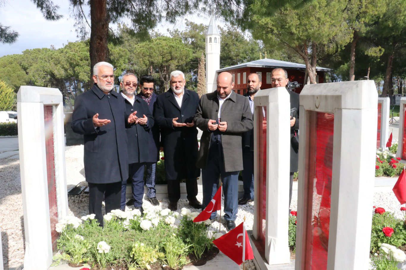 Yapıcıoğlu Çanakkale Şehitliği'ni ziyaret etti