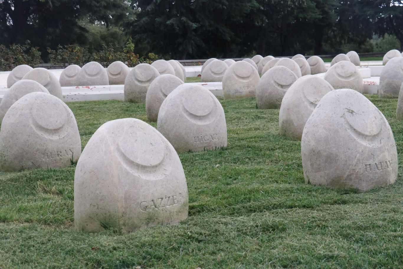 Yapıcıoğlu Çanakkale Şehitliği'ni ziyaret etti