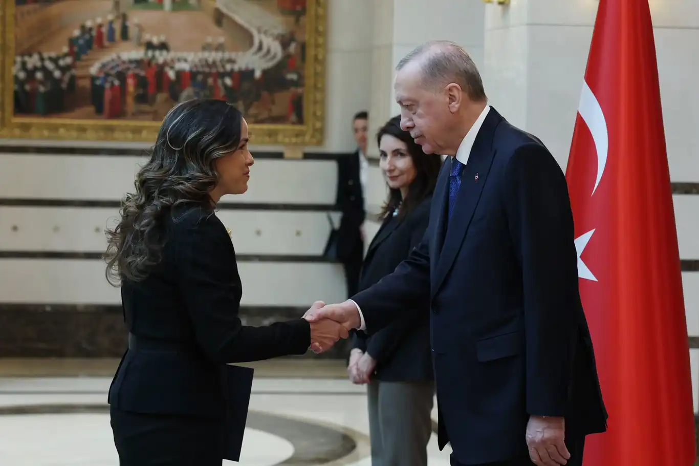 Büyükelçilerden Cumhurbaşkanı Erdoğan'a güven mektubu