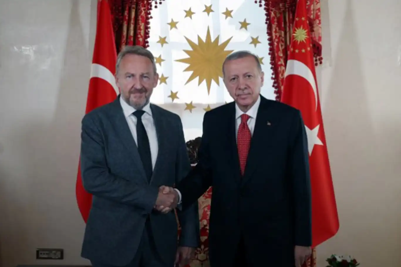 Erdoğan reaffirms support for Bosnia’s territorial integrity in call with Izetbegovic