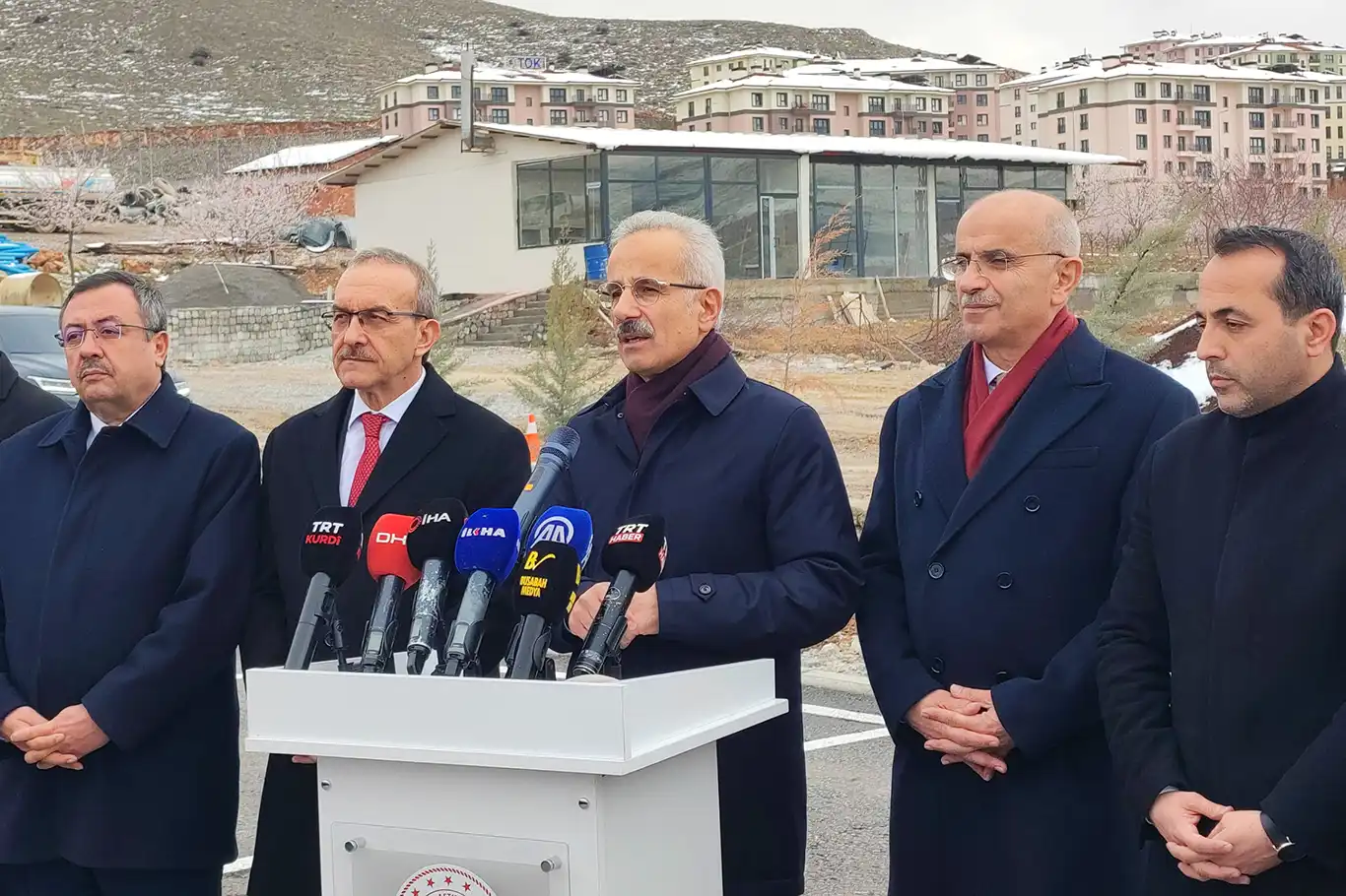 Bakan Uraloğlu: Deprem bölgesinde konut ve altyapı çalışmaları hızla tamamlanıyor