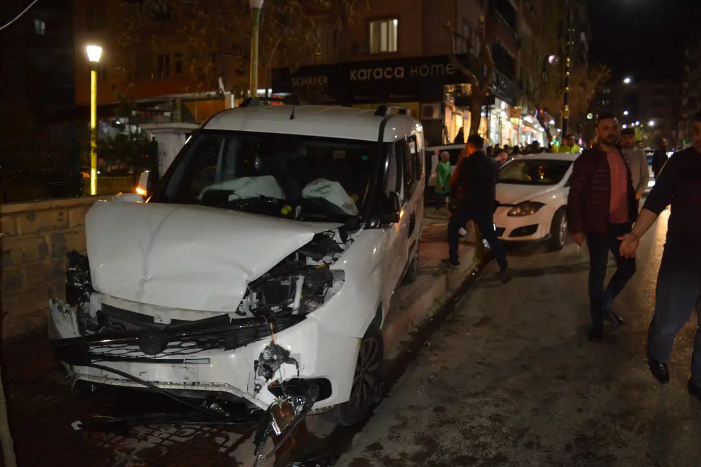 Siirt’te trafik kazası: 2 yaralı Siirt’te trafik kazası: 2 yaralı