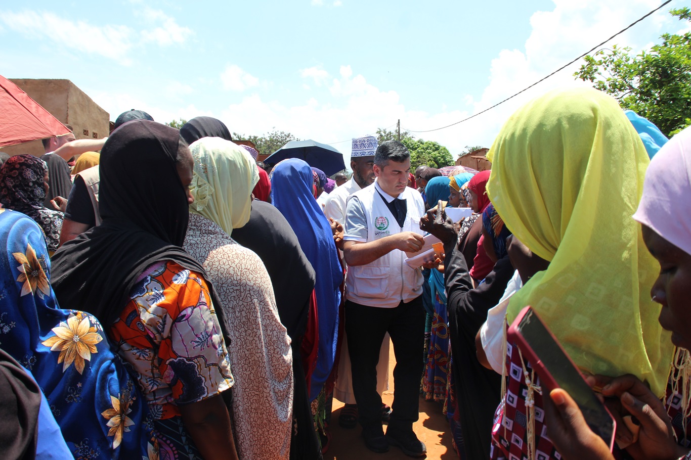 Avrupa Yetim Eli, Burundi’de ihtiyaç sahiplerine nakdi yardımda bulundu 