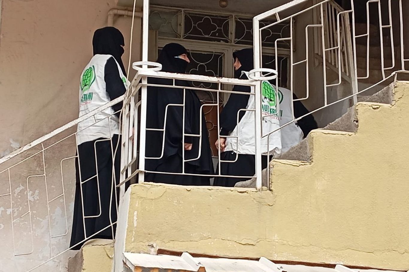 Umut Kervanı, Bursa'da "Ramazan Umut Olsun" kampanyasıyla yüzlerce ihtiyaç sahibini sevindirdi