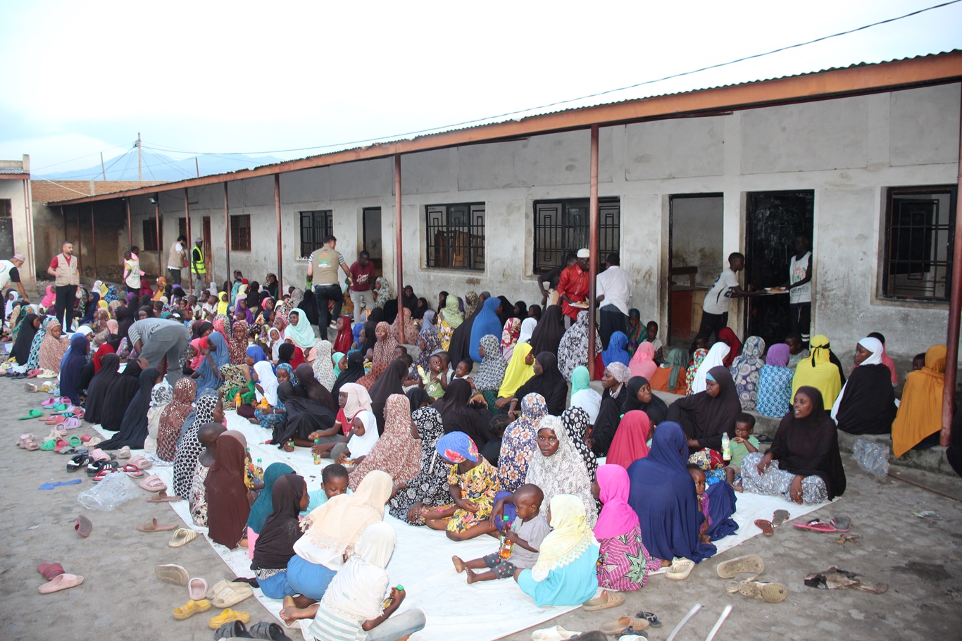 Avrupa Yetim Eli Derneği'nden Burundi’de gönüllere dokunan sofralar kuruldu