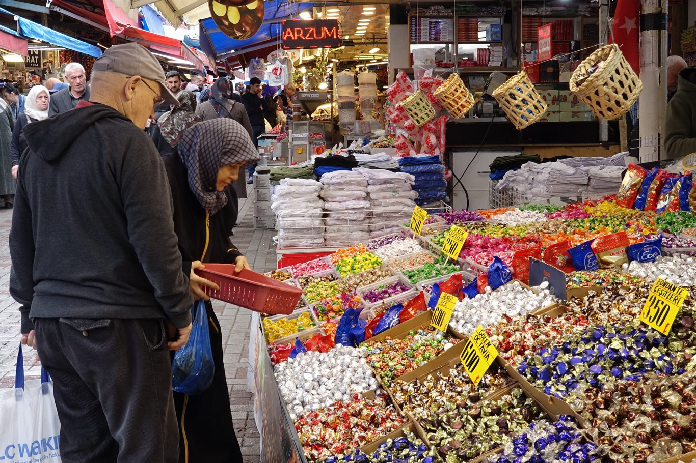 Bayram alışverişi son günlere kaldı, esnaf eski hareketliliği arıyor