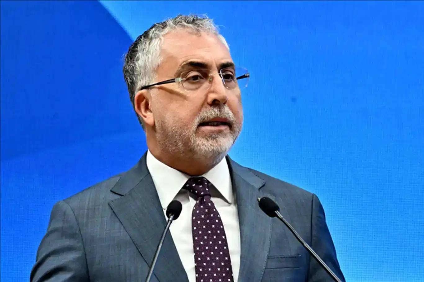 Bakan Işıkhan'dan 2025 stajyer ücret artışı açıklaması Bakan Işıkhan'dan 2025 stajyer ücret artışı açıklaması