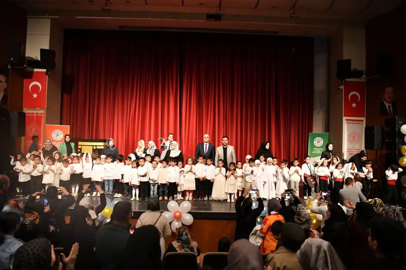4-6 yaş Kur'an kursu öğrencilerinin Ramazan ayı etkinliği büyük ilgi gördü 4-6 yaş Kur'an kursu öğrencilerinin Ramazan ayı etkinliği büyük ilgi gördü