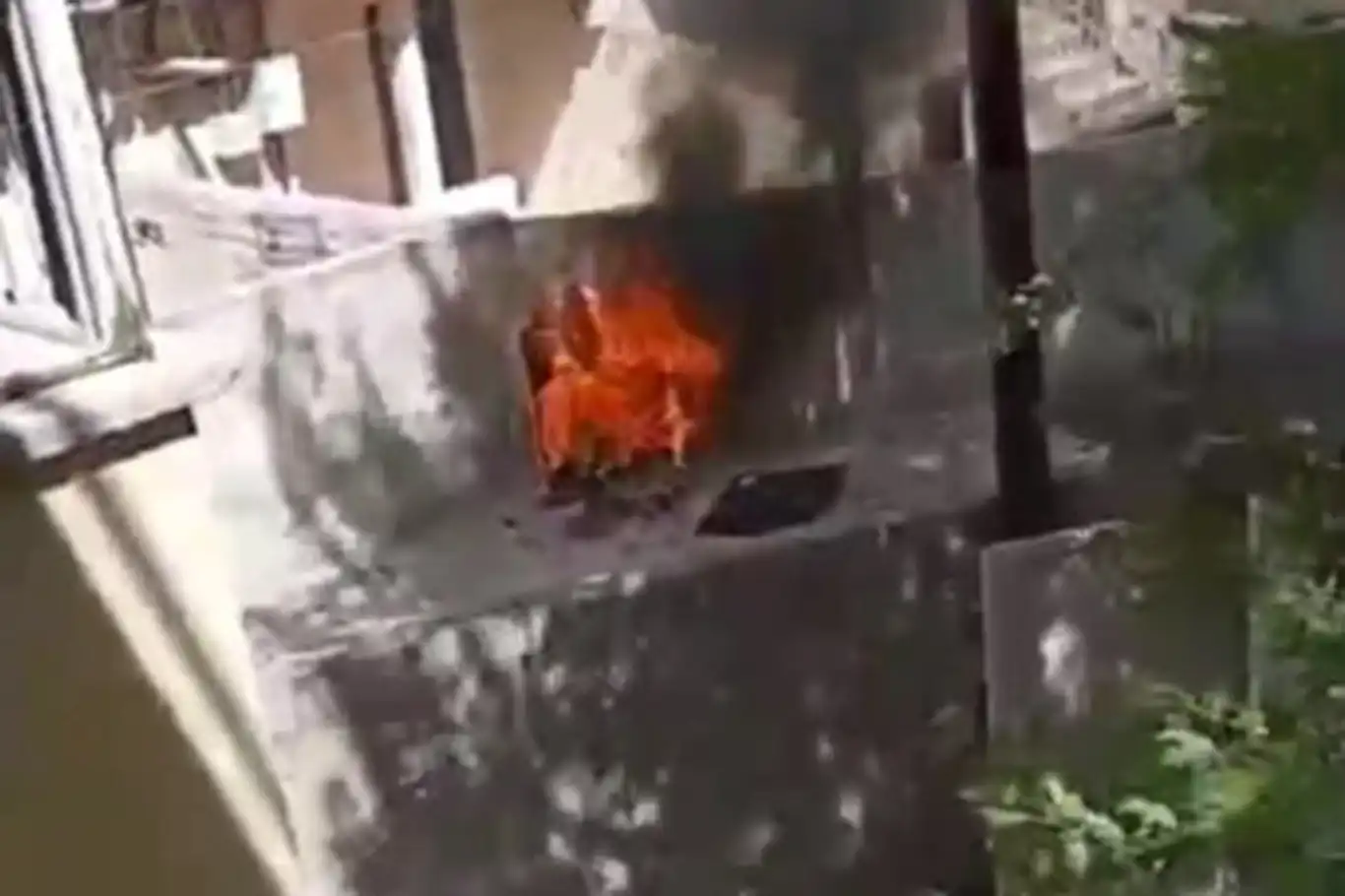 Batman'da elektrik trafosu patladı: Mahalleli korku dolu anlar yaşadı