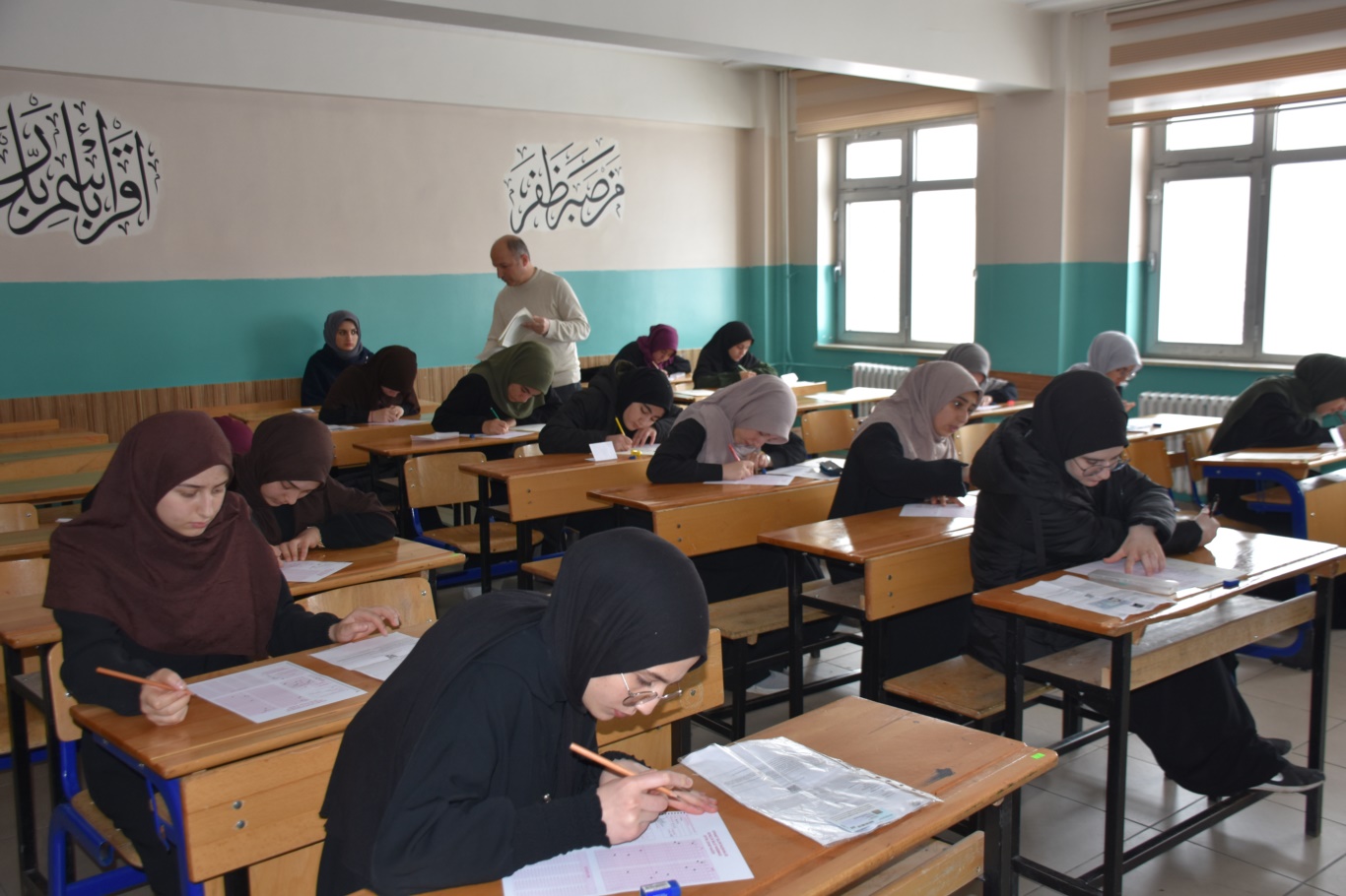 Bitlis’te Umre Ödüllü Bilgi Yarışması düzenlendi