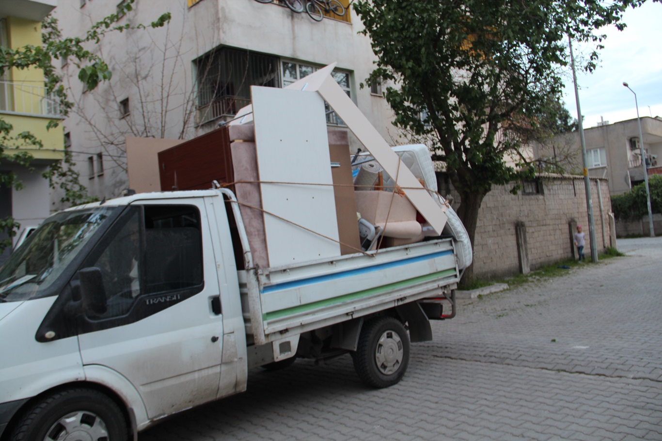 Yetimler Vakfı Batman’da bir yuvayı baştan aşağı donattı