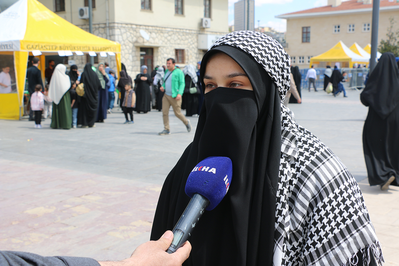 Nursena Akyüz