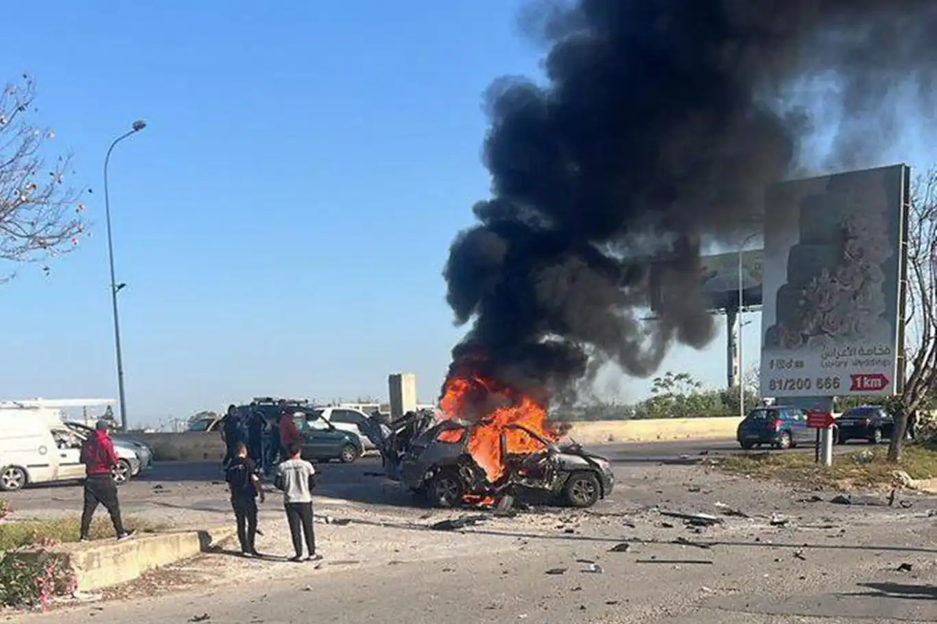 İşgalci siyonistler, Lübnan'da hedef aldığı araçta bir kişi şehid oldu