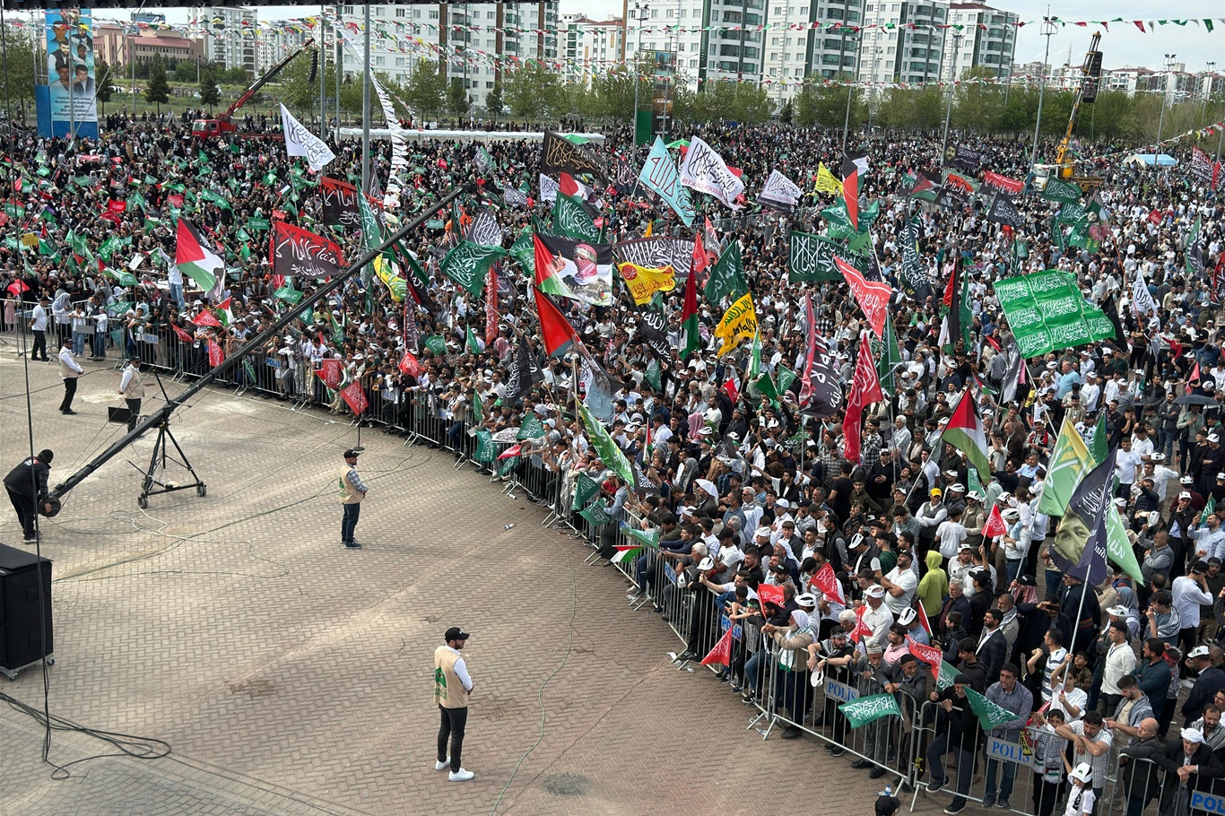 Diyarbakır’daki büyük Mevlid-i Nebi etkinliği, İslam alemine ve batıya önemli mesajlarla son buldu