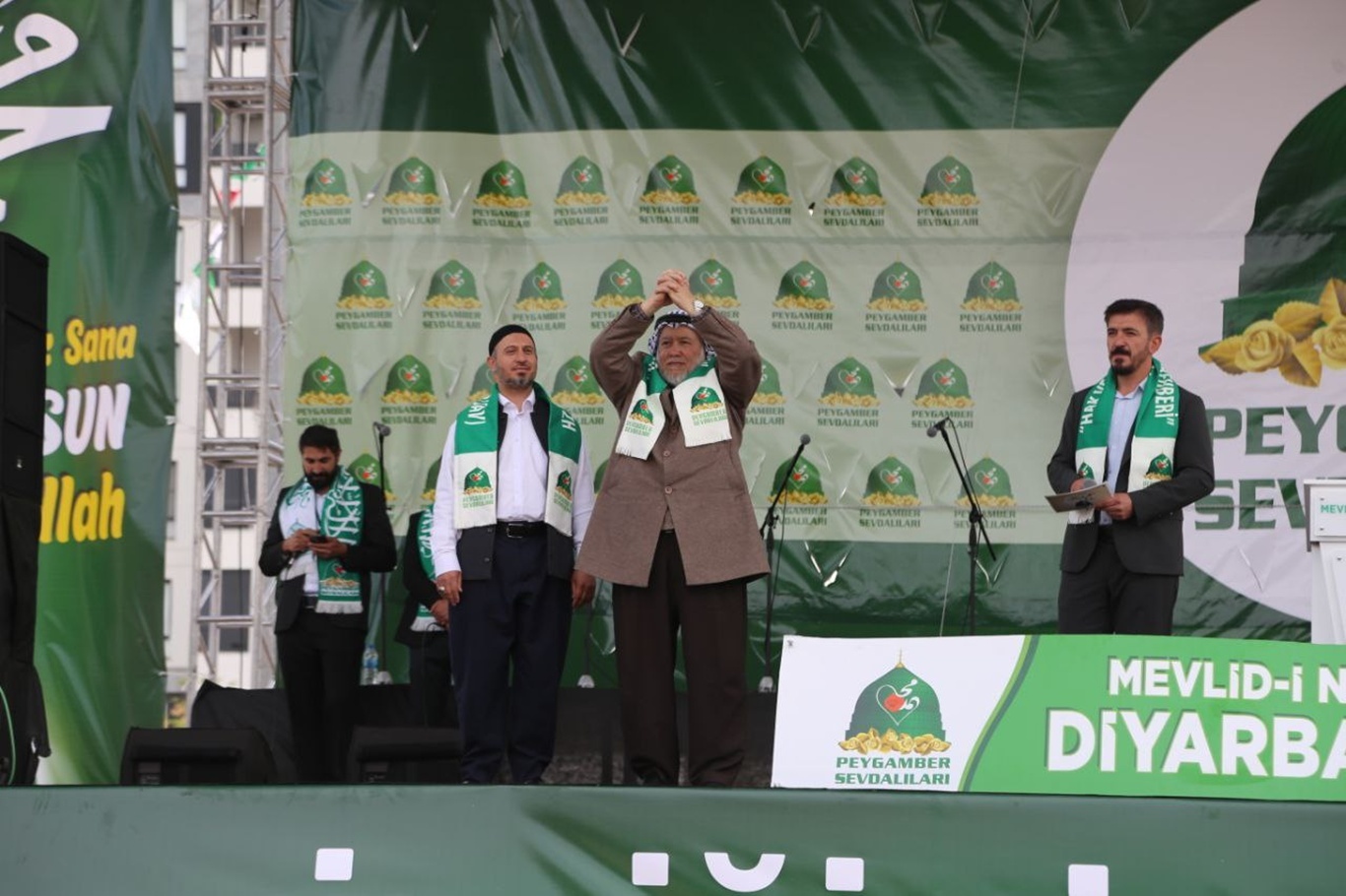 Diyarbakır’daki büyük Mevlid-i Nebi etkinliği, İslam alemine ve batıya önemli mesajlarla son buldu