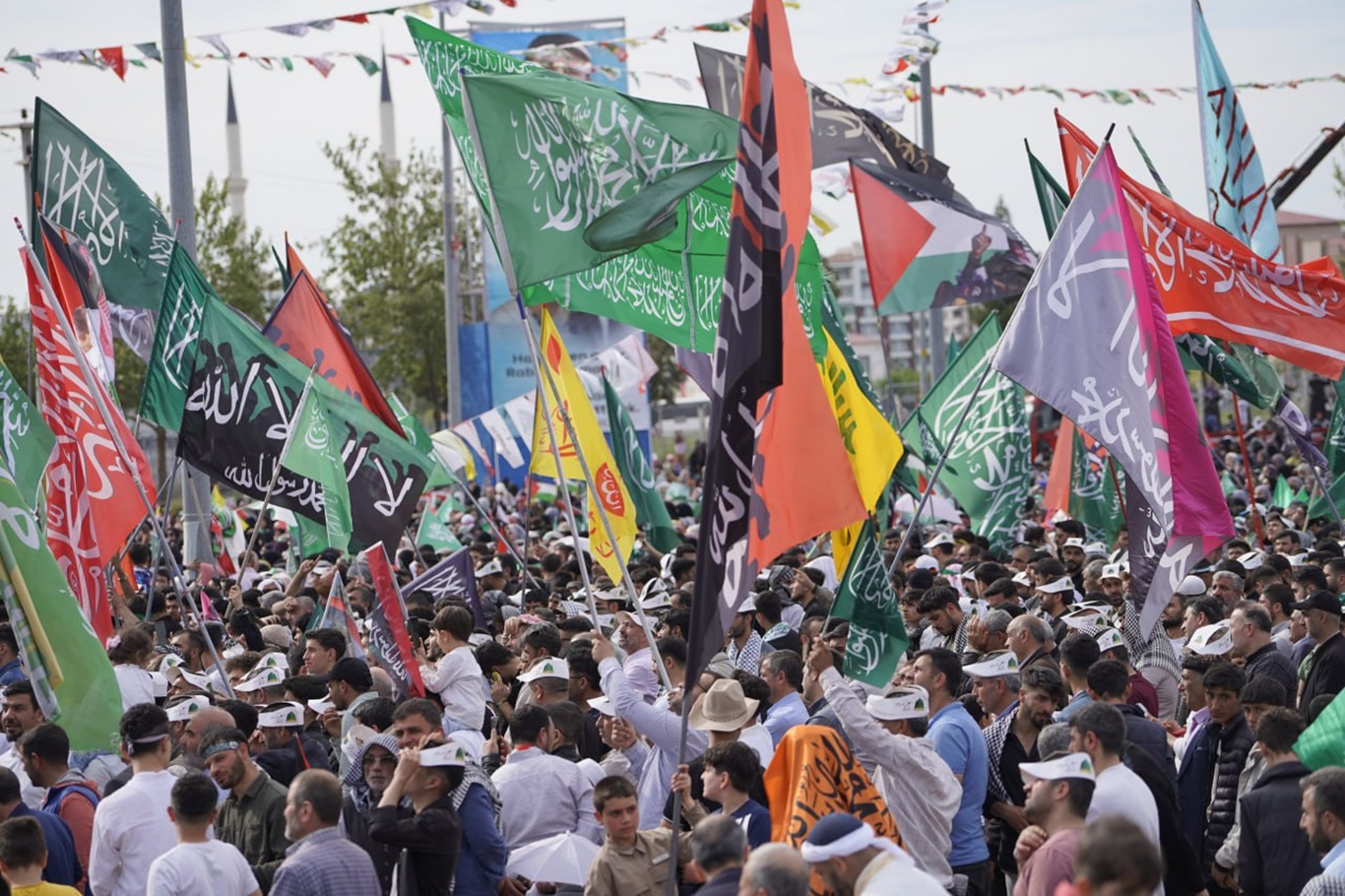 Diyarbakır’daki büyük Mevlid-i Nebi etkinliği, İslam alemine ve batıya önemli mesajlarla son buldu