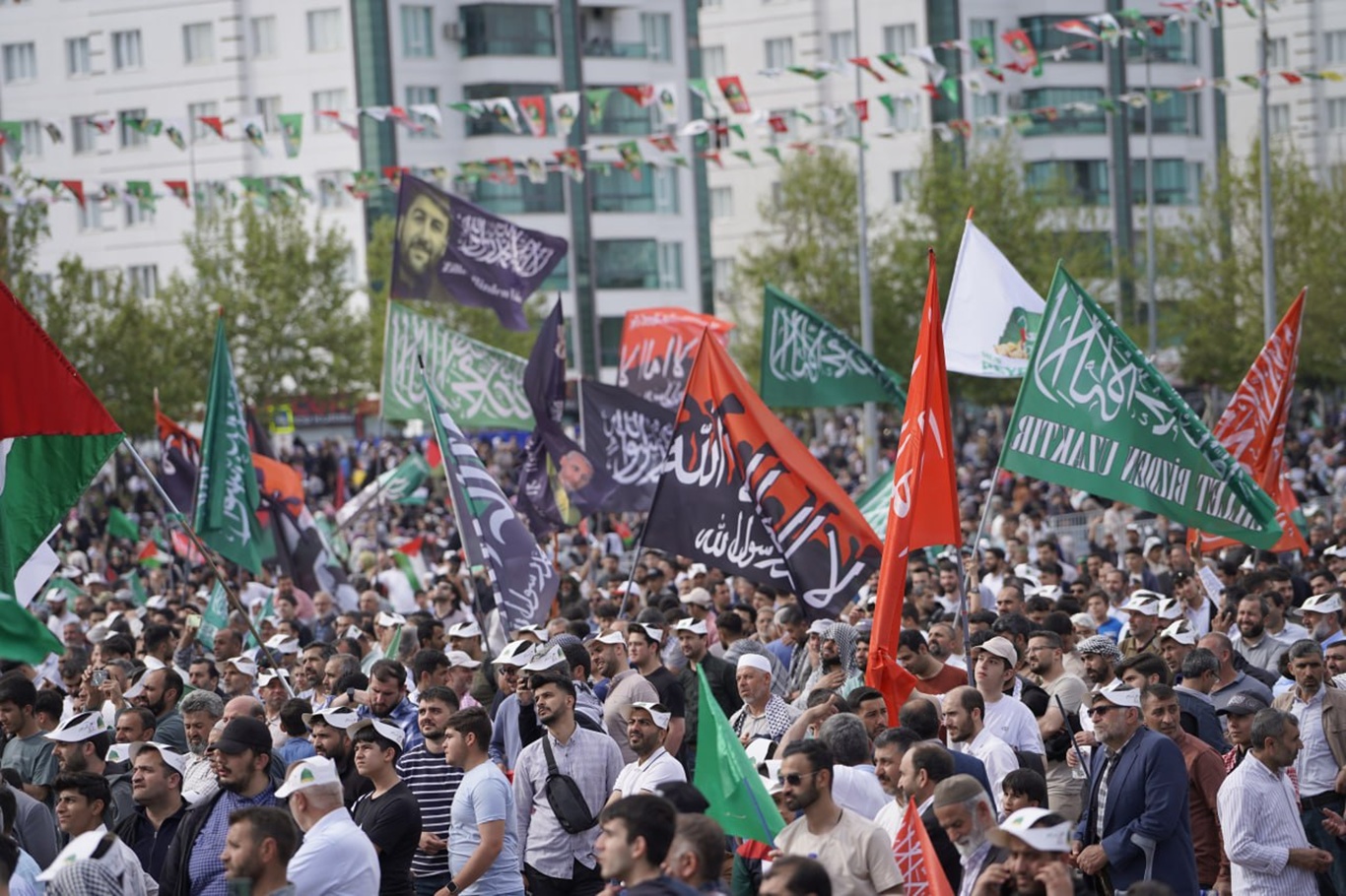 Diyarbakır’daki büyük Mevlid-i Nebi etkinliği, İslam alemine ve batıya önemli mesajlarla son buldu