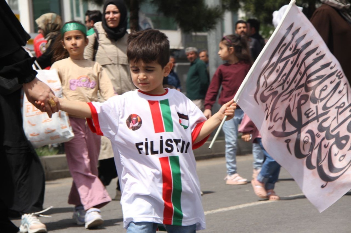 Diyarbakır’daki büyük Mevlid-i Nebi etkinliği, İslam alemine ve batıya önemli mesajlarla son buldu