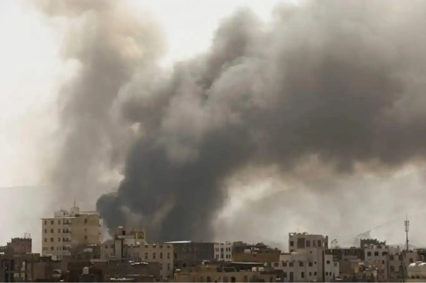 ئەمریکا شاری حودەیدەی بۆردومان کرد