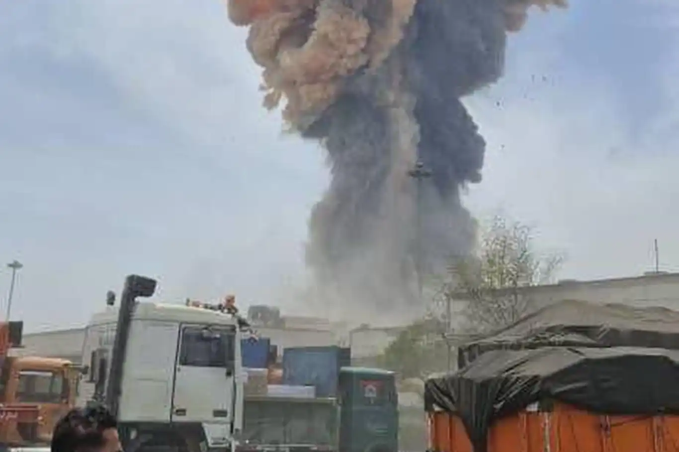 Deadly explosion rocks Shahid Rajaei Port in southern Iran, over 500 injured