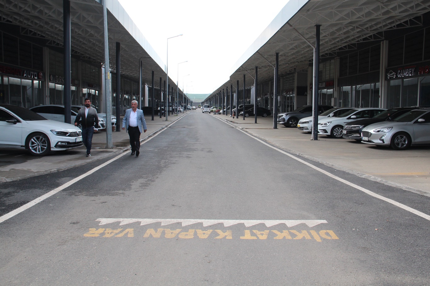 Galerici esnafı: Döviz ve altındaki yükseliş araç satışlarını durma noktasına getirdi