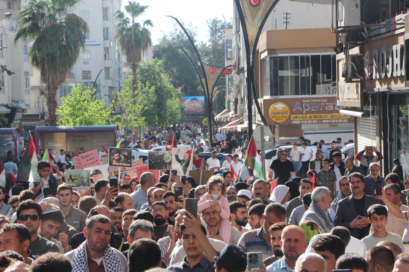 Kızıltepe halkı işgal rejimini telin etmek için meydanlara indi 