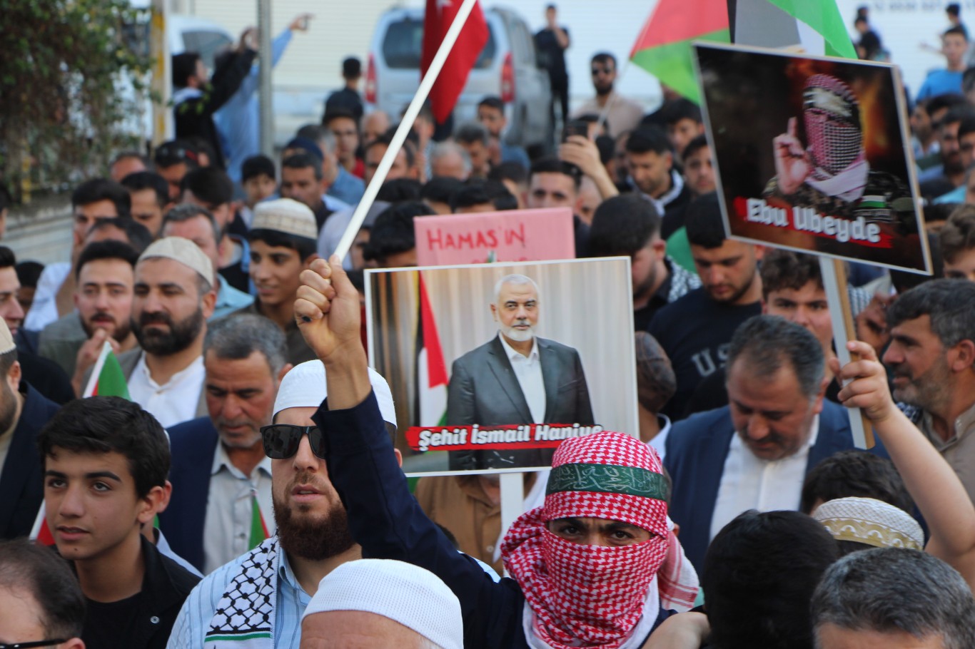 Kızıltepe halkı işgal rejimini telin etmek için meydanlara indi 