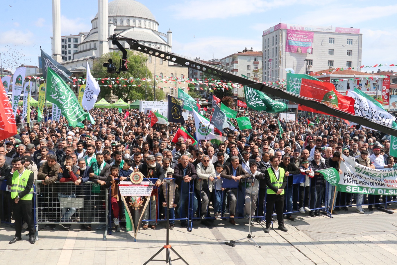 Yazar ve STK temsilcilerinden peygamber örnekliğinde direniş mesajı