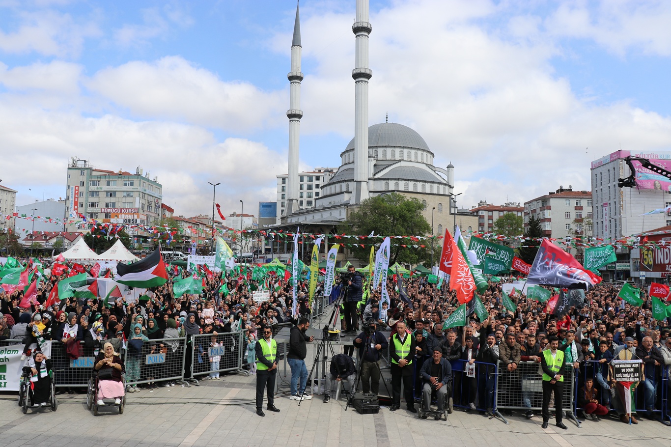 Yazar ve STK temsilcilerinden peygamber örnekliğinde direniş mesajı