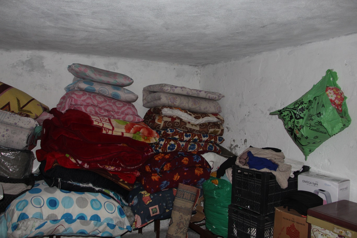 Mardin'de bir anne, çocuklarıyla karanlığa direniyor